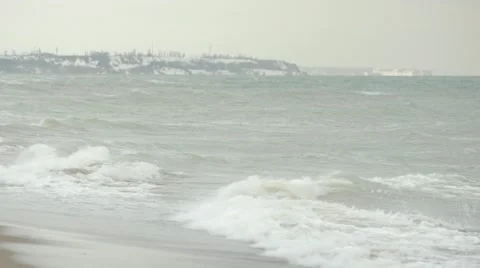 The movement of the waves to the shore. Vídeo Stock 52935121