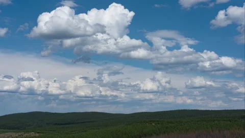 The movement of white cumulus clouds. Timelapse Stock Footage 202857979