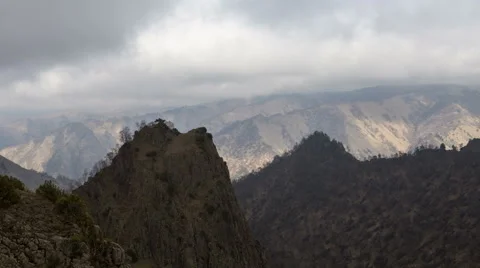 The movements of clouds up to the steep slopes of the  mountains of Caucasus Видео 63986419