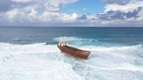 Moving around rusted sunken ship Stock Footage 125954972