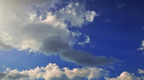 Moving beautiful clouds 動画素材 40385839