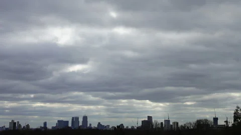 Moving Blue Clouds Over City Of London Time-Lapse HD 스톡 동영상 131149532