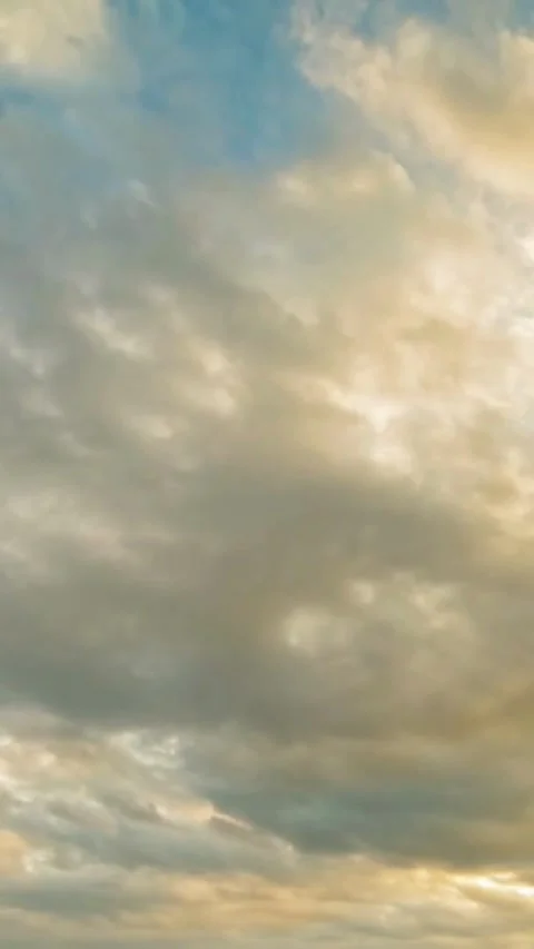 Moving clouds, animated, timelapse, slow, moody, time lapse Video stock 314983953