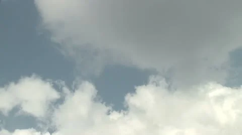 Moving clouds in a blue sky Video stock 10787562