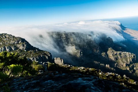 Moving clouds at Cape Town's Table Mountain, motion time-lapse video Stock Footage 95243046