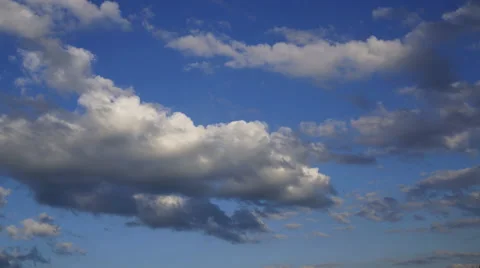 Moving clouds 動画素材 68716958