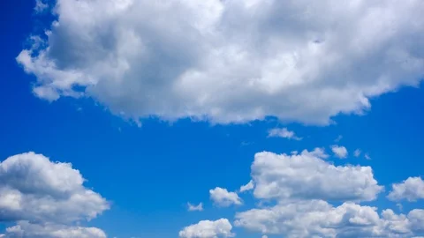 Moving clouds over blue sky time lapse video Video stock 91930178