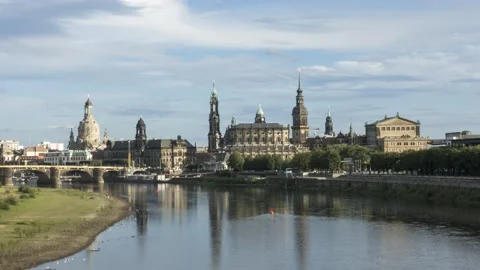Moving clouds over the city of Dresden Видео 139095254