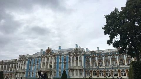 Moving clouds time-lapse Catherine Palace, St. Petersburg Russia Vídeo Stock 81585701