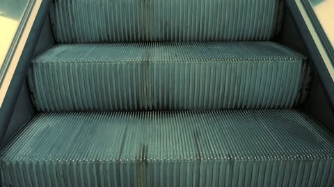 Moving escalator up Vídeo Stock 81520040