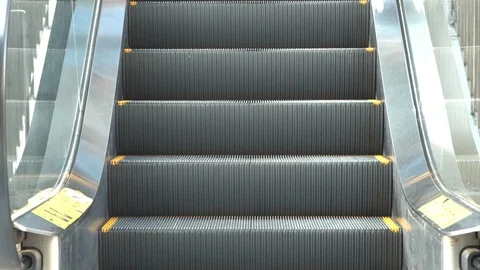 Moving escalator up Video stock 91699364