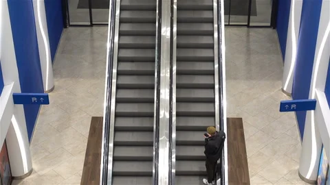 Moving escalators with people in the interior Video stock 124775899