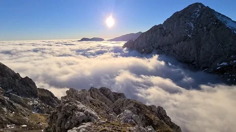 Moving fog in the valley Video stock 145795679