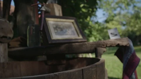 Moving forward to old picture frame Stockbeeldmateriaal 89343652