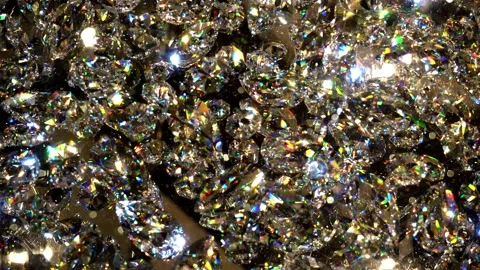 Moving in front of a a lot of crystals, darker tone Vídeos de archivo 131359632