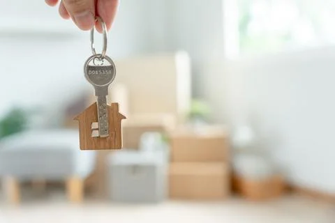 Moving house, relocation. The key was inserted into the door of the new hou.. Foto stock