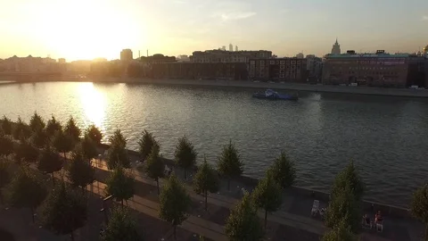 Moving left along the river sunset over the Moscow river Stock Footage 129857682