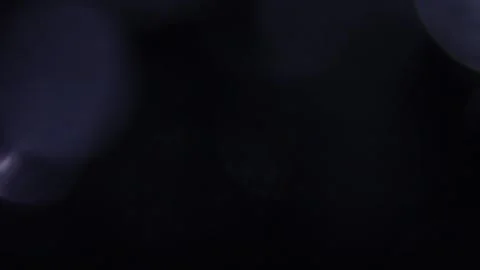 Moving light on black background Vidéo 318917524