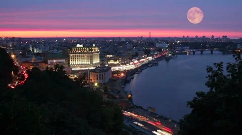 Moving moon city time-lapse, traffic movement, lights, dusk cars Stock-Footage 31899369