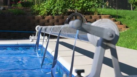 Moving in parallax to keep the center subject stable. Stock-Footage 342075922
