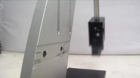 Moving pendulum 動画素材 64700526