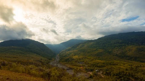 Moving ray of sunlight Video stock 95412877