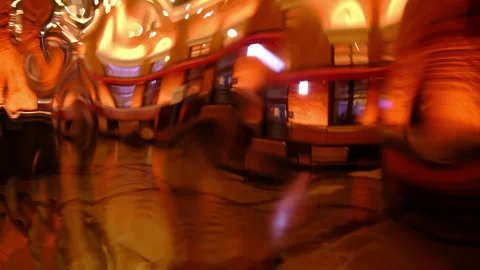 Moving Reflection in crooked mirror, surface, distortion city 库存影片 297602068