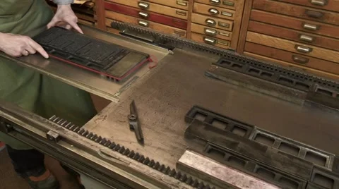Moving text block to printing press 動画素材 59185045
