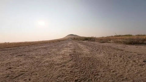 Moving through the dirt 스톡 동영상 283253130