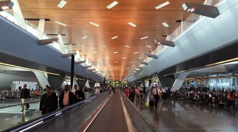 Moving through the Doha airport Video stock 51201458