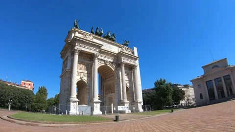 Moving time lapse of Arco della Pace in Milan Video stock 136900187