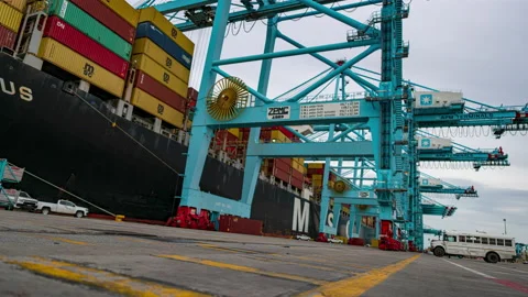 Moving Time Lapse of Cargo Ship Video stock 186698116