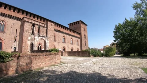 Moving time lapse walking towards the Visconti Castle Video stock 137290333