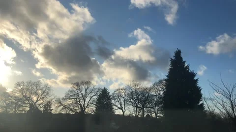 Moving Timelapse - Clouds - Sun - Sky - Weather - Trees Stockbeeldmateriaal 145852396