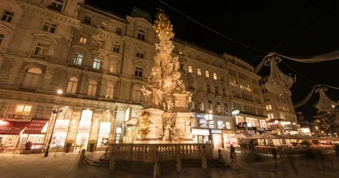 Moving timelapse / hyperlapse of Pestsaule statue at night Stock Footage 83715834