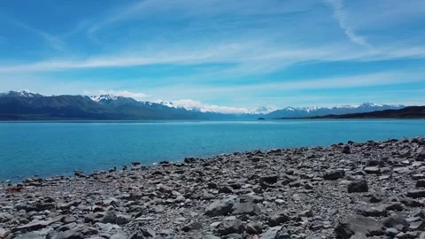 Moving towards Mount Cook over rocks 動画素材 260368857