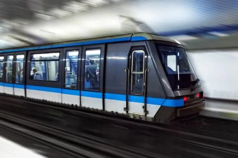 Moving train, motion blurred, Paris Underground. 스톡 사진