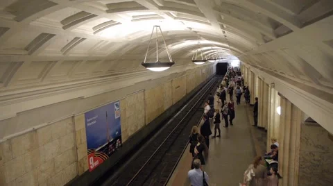 Moving underground train at Moscow 스톡 동영상 51343402