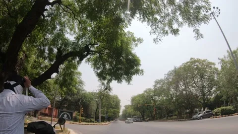 Moving video of traffic Stockbeeldmateriaal 194366021