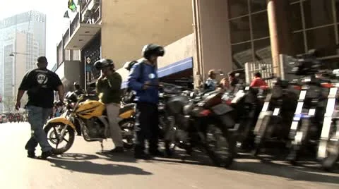 Moving View of People in Centro de Sao Paulo, Brazil 스톡 동영상 19720141