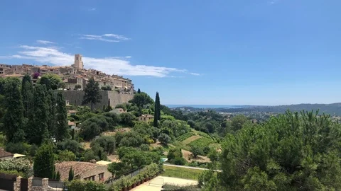 Moving view of Saint Paul de Vence village in France Video stock 107534602