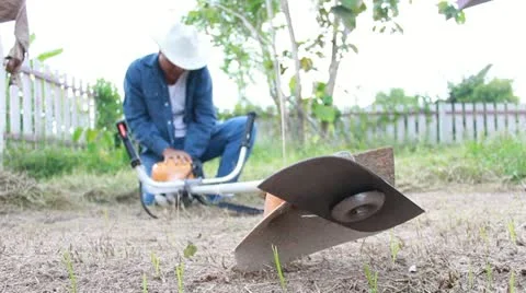 Mowing the Grass 库存影片 20453811