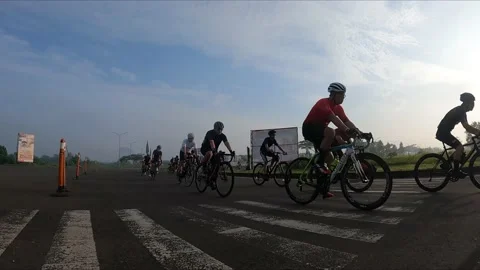 MOZIA LOOP CYCLING COMMUNITY Stock Footage 229988752