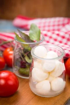 Mozzarella and basilicas Foto stock