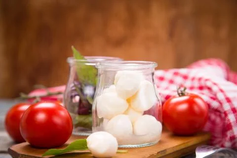 Mozzarella and basilicas Foto stock