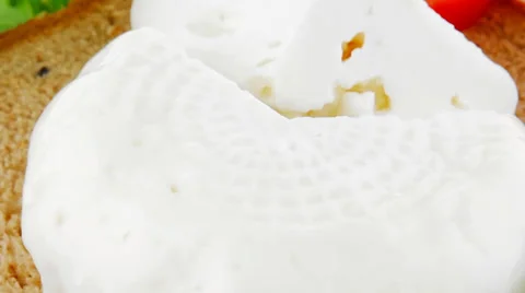 Mozzarella on white plate Vídeos de archivo 29993337