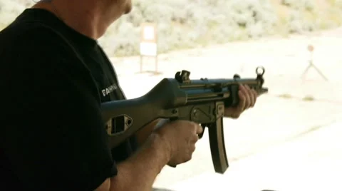 Mp5 gun 库存影片 8649762