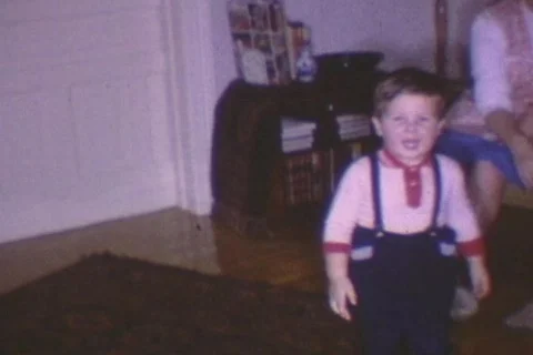 MR. WONG'S FIRST STEPS Stock-Footage 112301