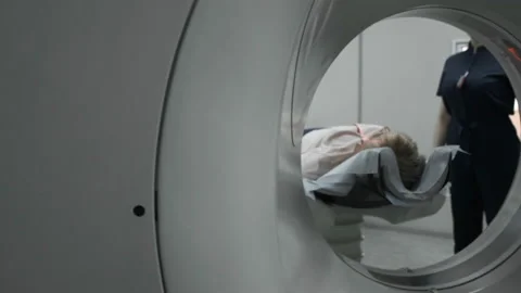 Mri (Ct) Scanning Process (Rolling With Patient) Видео 107491485