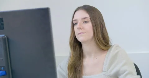 MS Office worker using computer Vídeo Stock 145202180